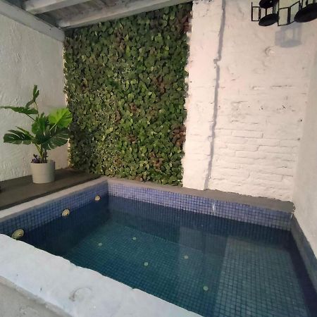 Pequeno Alojamiento Con Mini Piscina - No Climatizada Valencia Exterior photo
